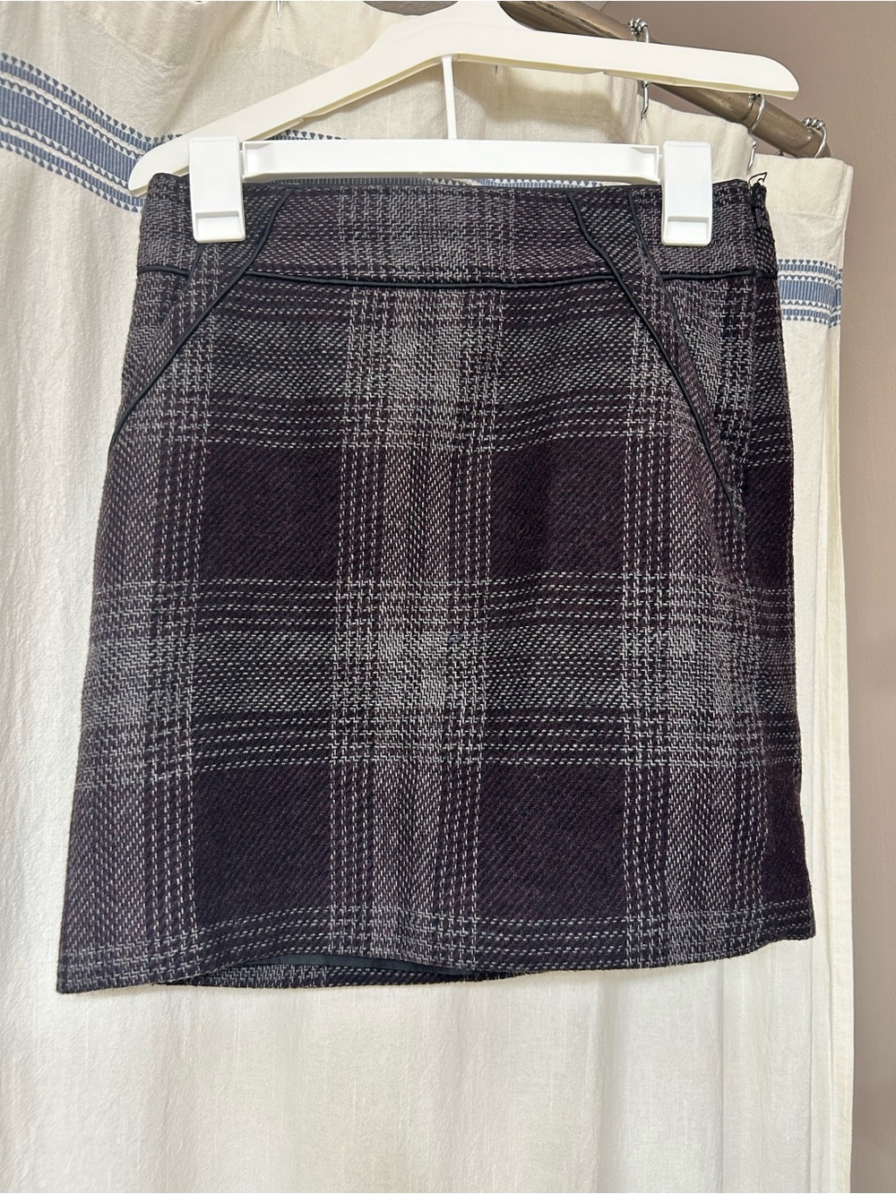 Women’s Plaid Mini Skirt - Black/Grey